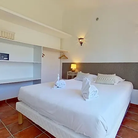 Dom wakacyjny Cala Corsica - 5 Etoiles T5 Piscine Privee - T4 Piscine Privee Chauffee - T3 Piscine Partagee - Internet Fibre - Entierement Climatisee A De Porto-vecchio Cala Rossa Lecci